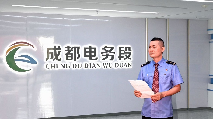 084DDCC1E33E8CB5661510730E7EB306.jpg