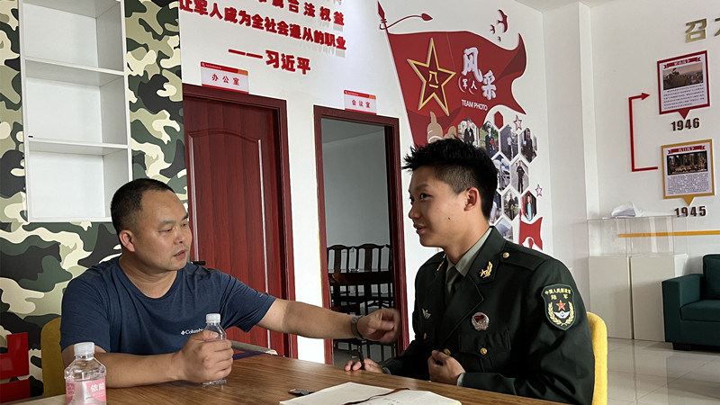 团队退役复学成员向退役村民宣传习近平新时代中国特色社会主义思想 开云kaiyun官方网站黄紫瑜供图.jpg